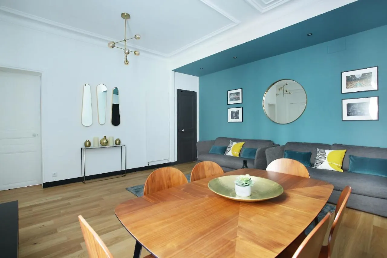 Apartment Champ De Mars - Tour Eiffel By Studio Prestige Paris