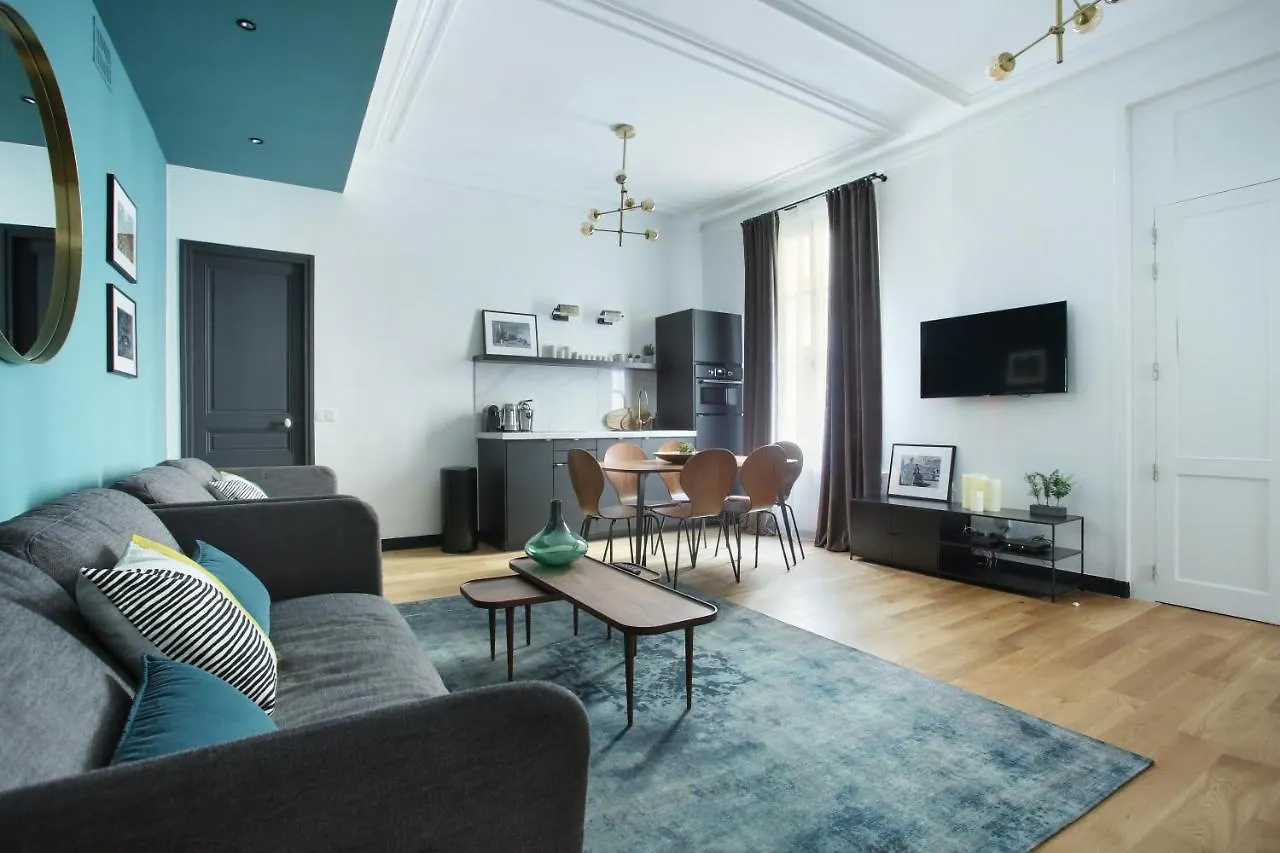 Apartment Champ De Mars - Tour Eiffel By Studio Prestige Paris