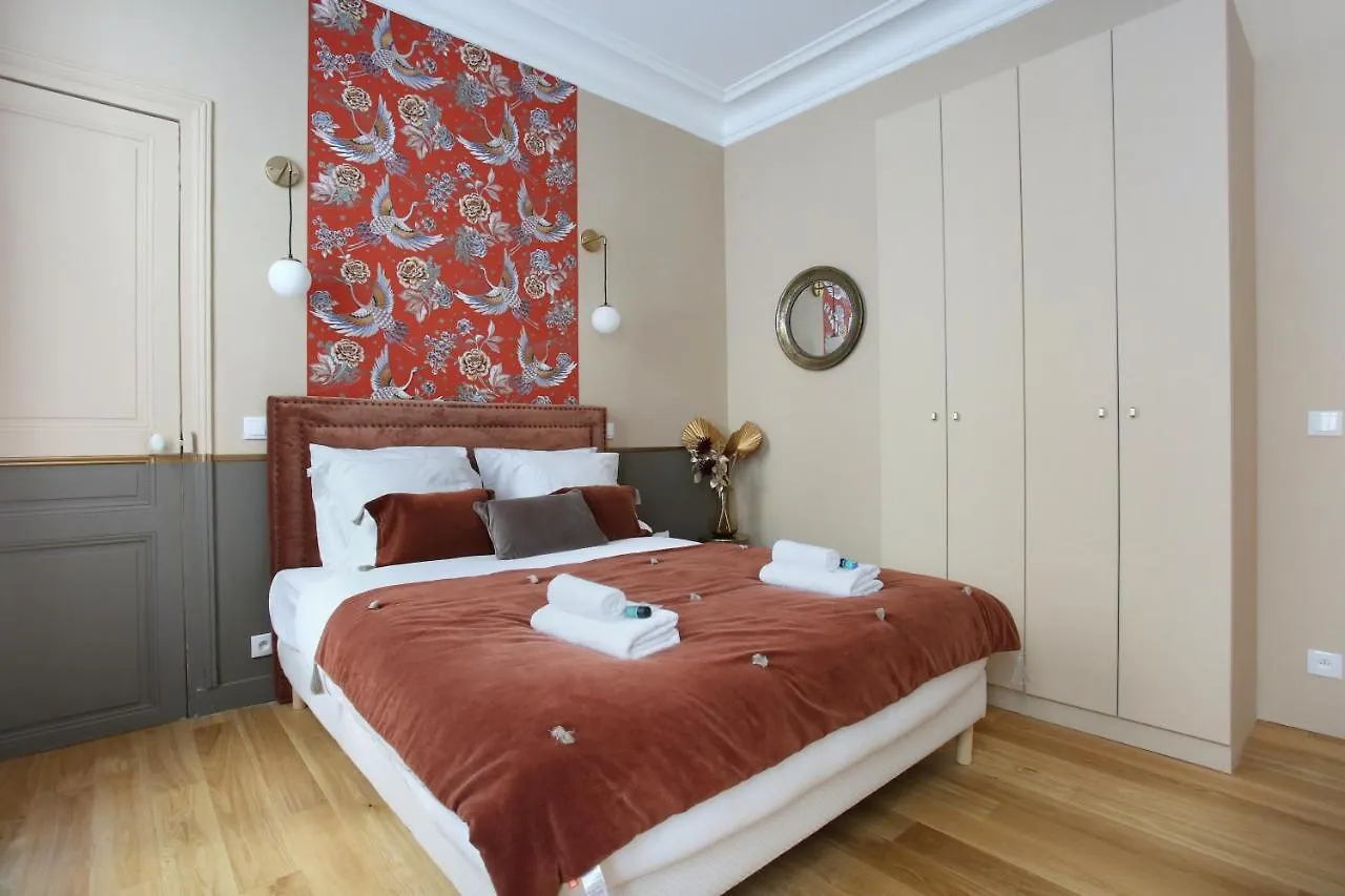 Apartment Champ De Mars - Tour Eiffel By Studio Prestige Paris