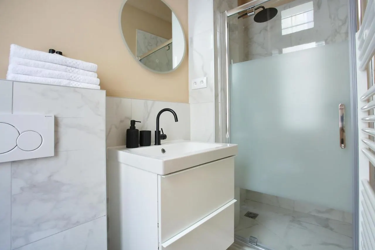 Apartment Champ De Mars - Tour Eiffel By Studio Prestige Paris