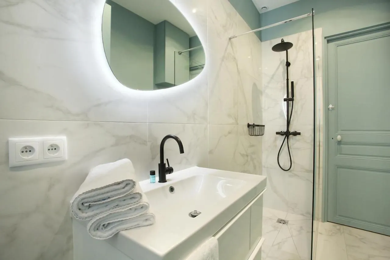 Apartment Champ De Mars - Tour Eiffel By Studio Prestige Paris
