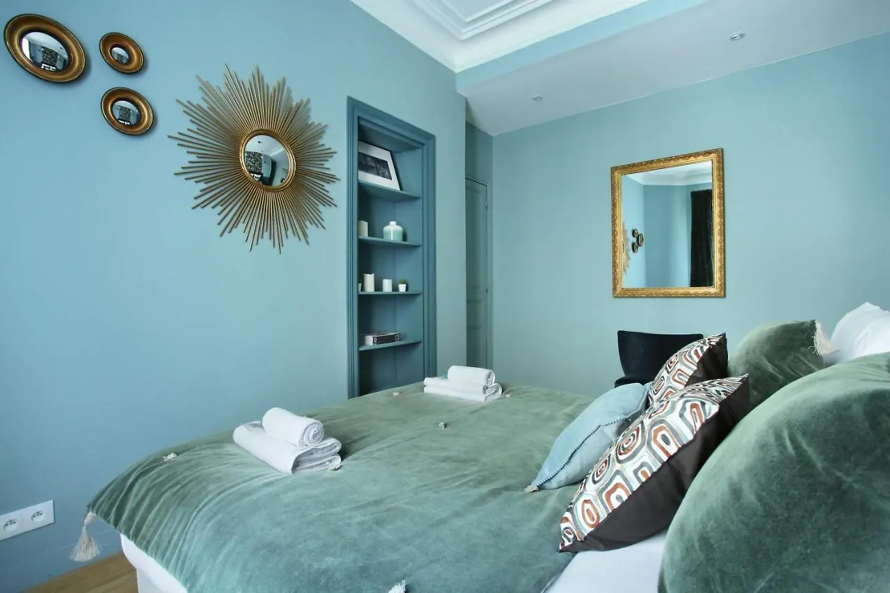 Apartment Champ De Mars - Tour Eiffel By Studio Prestige Paris France