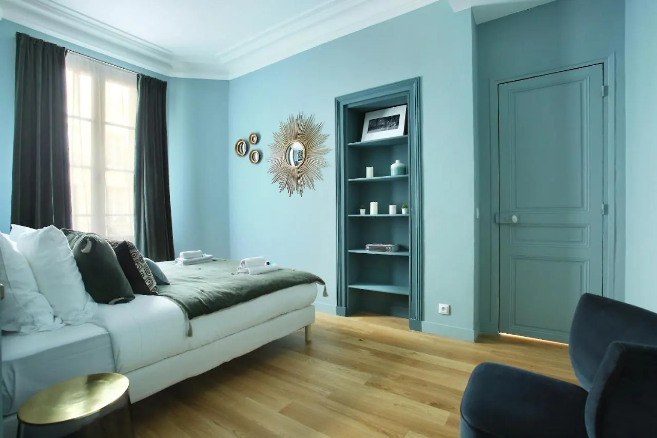 Apartment Champ De Mars - Tour Eiffel By Studio Prestige Paris